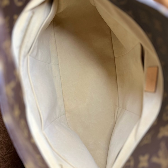 Louis Vuitton Artsy MM in Monogram - Picture 5 of 16